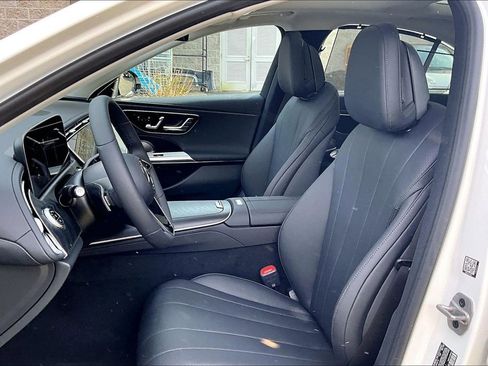 New 2026 Mercedes-Benz E 350 4MATIC Sedan image 9