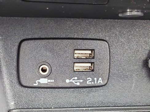 Used 2023 Subaru Forester Premium image 24