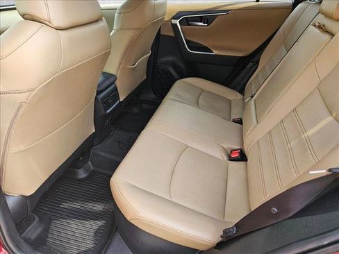 Used 2020 Toyota RAV4 Limited image 18