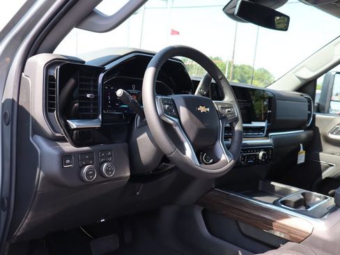 New 2026 Chevrolet Silverado 2500 LT w/ All Star Edition AWD/4WD image 9