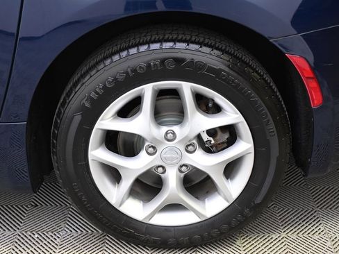 Used 2018 Chrysler Pacifica Touring-L Plus image 19