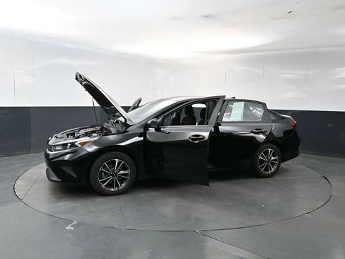 Used 2023 Kia Forte LXS FWD image 27