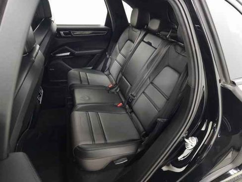 Used 2021 Porsche Cayenne GTS image 36