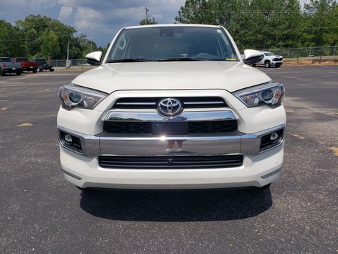 Used 2022 Toyota 4Runner Limited AWD/4WD image 7