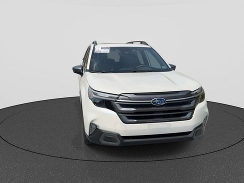 Certified 2025 Subaru Forester Limited AWD/4WD image 3