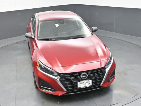 Used 2024 Nissan Altima 2.5 SV image 33