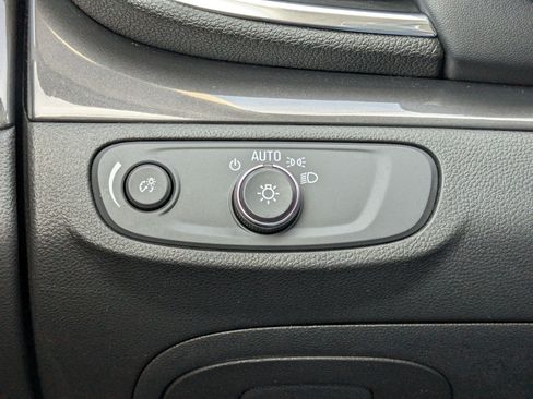 Used 2018 Buick Encore Preferred AWD/4WD image 16