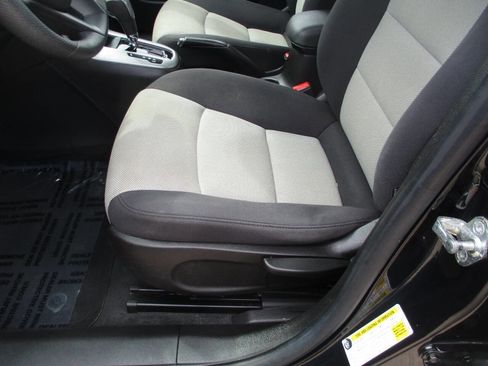 Used 2016 Chevrolet Cruze LS image 11