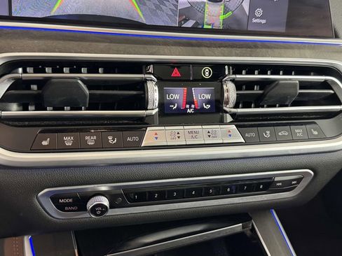 Used 2023 BMW X5 xDrive40i w/ M Sport Package AWD/4WD image 28