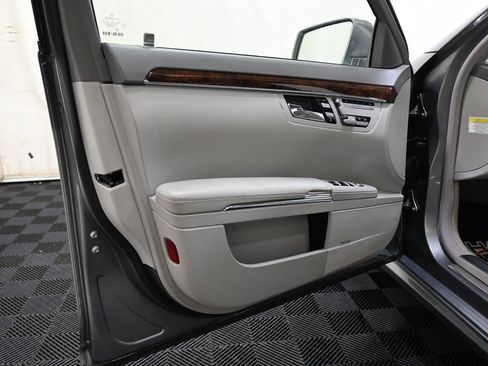 Used 2010 Mercedes-Benz S 550 4MATIC image 22
