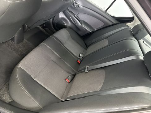 Used 2016 Nissan Versa SV w/ SV Tech Package FWD image 13