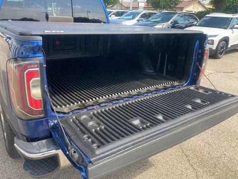 Used 2017 GMC Sierra 1500 SLT w/ SLT Premium Package AWD/4WD image 10
