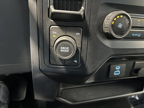 Used 2023 Ford F150 XLT image 41