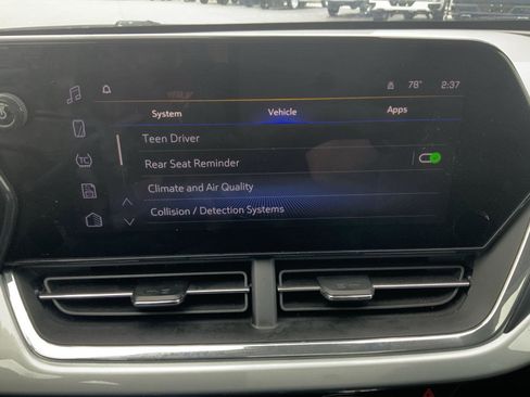 Used 2025 Chevrolet Trax LT image 41