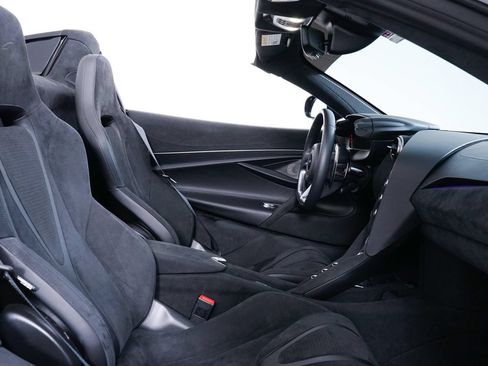 Used 2026 McLaren 750S Spider RWD image 27