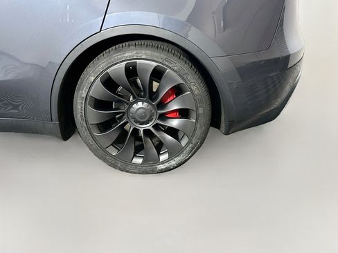 Used 2022 Tesla Model Y Performance AWD/4WD image 11