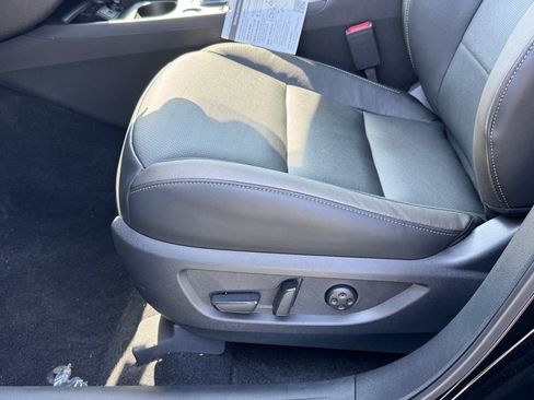 New 2025 INFINITI QX50 Luxe image 16