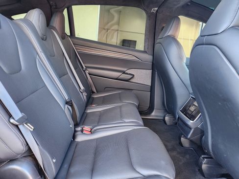 Used 2024 Tesla Model X image 21