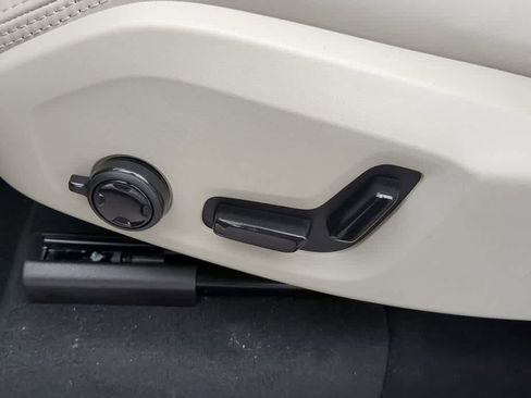 New 2026 Volvo XC90 T8 Ultra w/ Protection Package Premier image 16