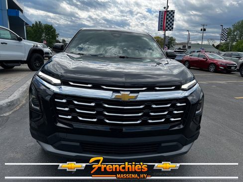 Used 2025 Chevrolet Equinox LT AWD/4WD image 2