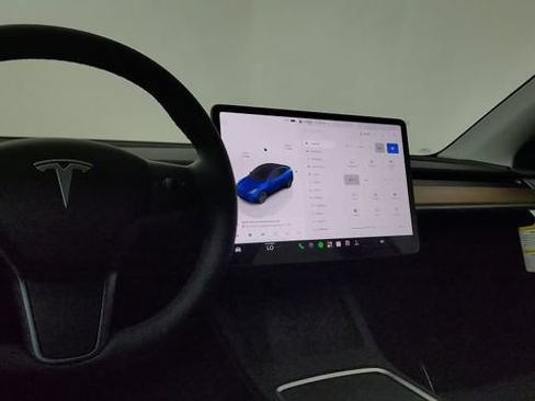 Used 2025 Tesla Model Y Long Range RWD image 77
