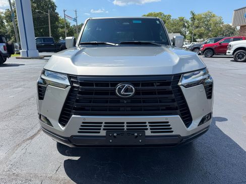Used 2024 Lexus GX 550 w/ Accessory Package (Z1) AWD/4WD image 2