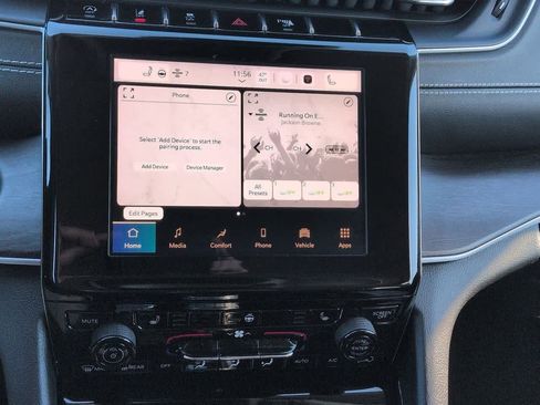 Used 2022 Jeep Grand Cherokee Limited image 27