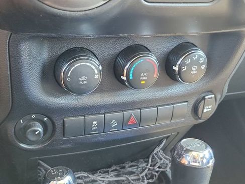 Used 2017 Jeep Wrangler Sport AWD/4WD image 30