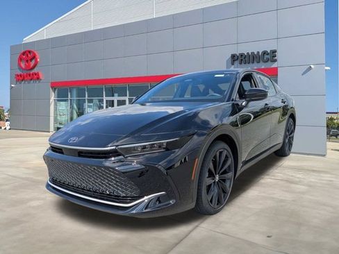 New 2026 Toyota Crown AWD/4WD image 8