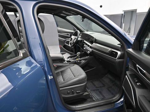 Used 2023 Kia Telluride EX X-Line image 11