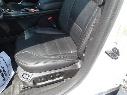 Used 2018 Ford Taurus Limited AWD/4WD image 13