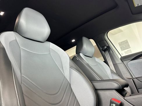 New 2026 Volkswagen Tiguan SE R-Line FWD image 15