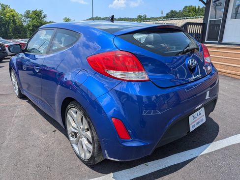 Used 2013 Hyundai Veloster w/ Style Pkg FWD image 4