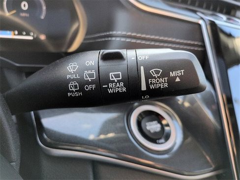 Used 2022 Jeep Grand Cherokee Laredo w/ Luxury Tech Group I image 25