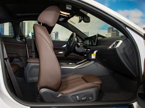 Used 2025 BMW 430i xDrive Coupe w/ Premium Package image 21