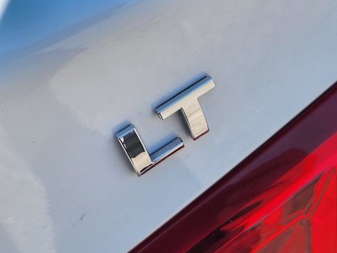 Used 2024 Chevrolet Malibu LT FWD image 9