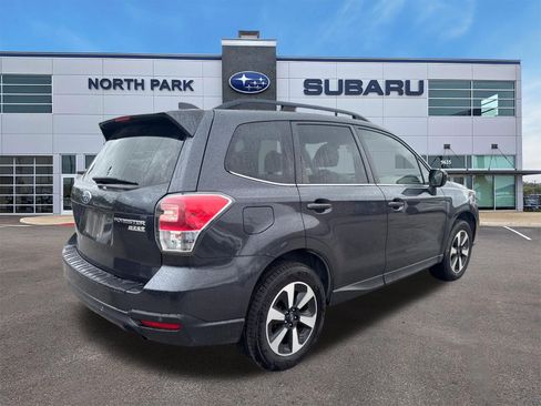 Used 2017 Subaru Forester 2.5i Limited AWD/4WD image 3