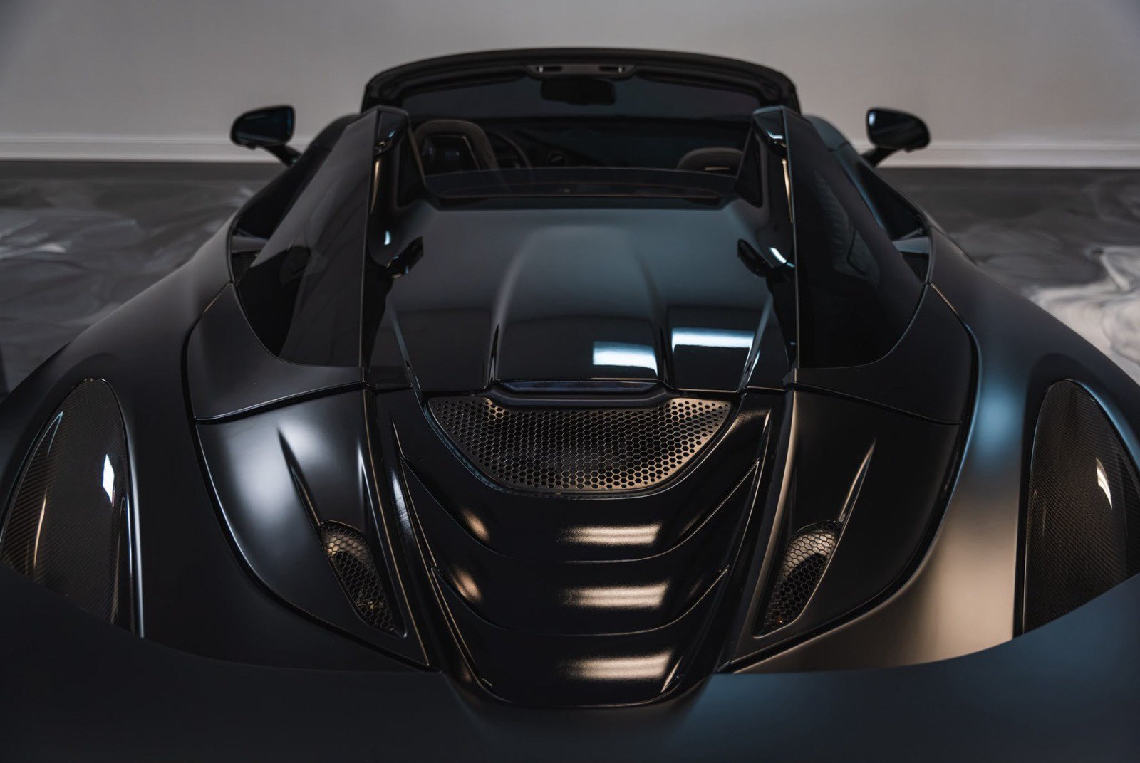 Used 2020 McLaren 720S Performance RWD image 25