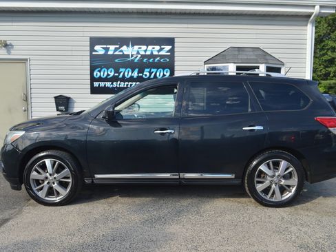Used 2015 Nissan Pathfinder Platinum AWD/4WD image 2