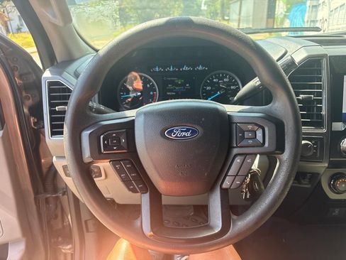 Used 2022 Ford F250 XLT w/ Snow Plow Prep Package AWD/4WD image 13