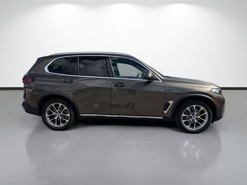 New 2026 BMW X5 xDrive40i w/ Climate Comfort Package AWD/4WD image 2