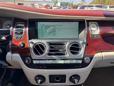 Used 2017 Rolls-Royce Ghost image 16