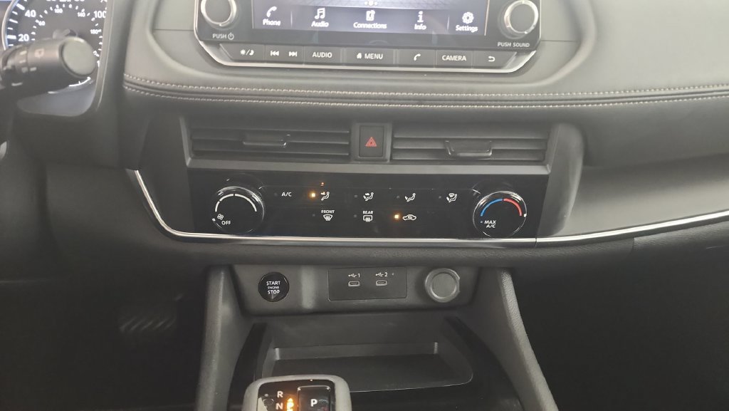 Used 2024 Nissan Rogue S AWD/4WD image 15