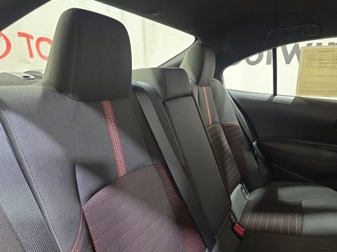 Used 2025 Toyota Corolla SE image 18