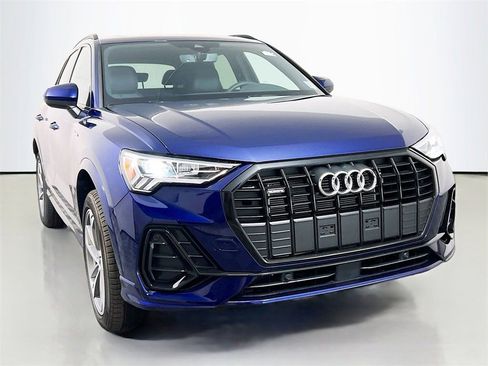 New 2025 Audi Q3 2.0T Premium image 2