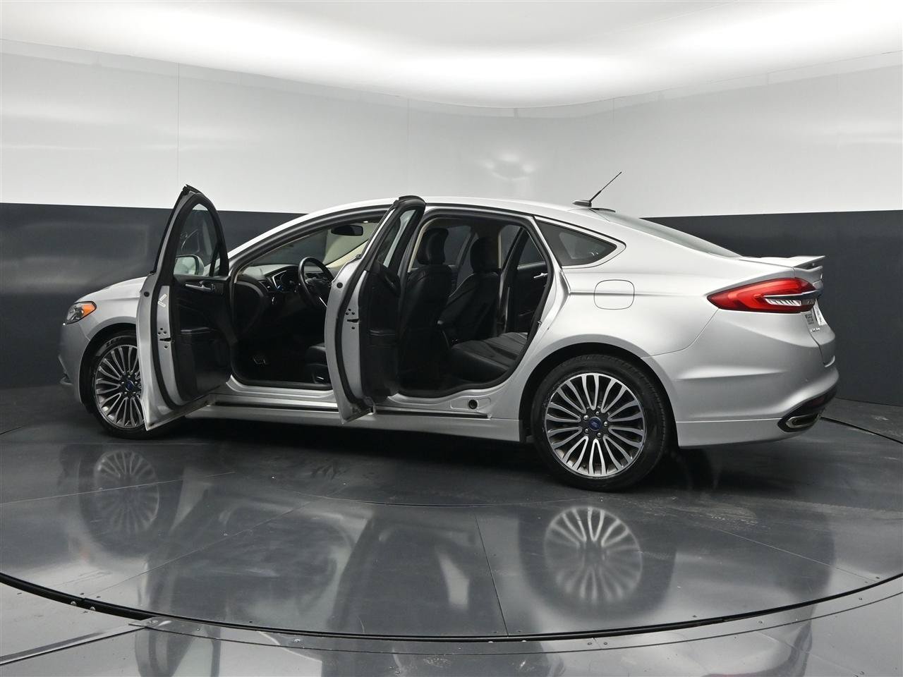 Used 2018 Ford Fusion Titanium AWD/4WD image 30