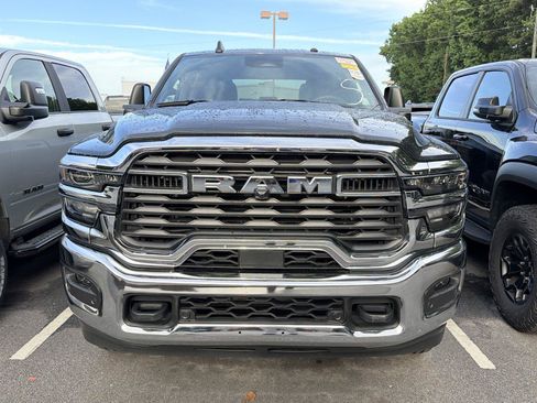 Used 2025 RAM 2500 Big Horn AWD/4WD image 2