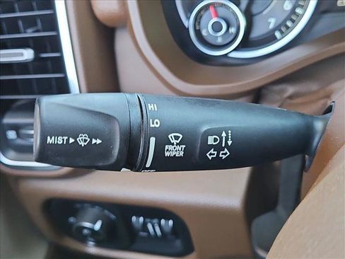 Used 2019 RAM 1500 Laramie AWD/4WD image 14