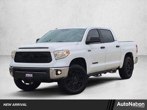 Used 2017 Toyota Tundra SR5 w/ SR5 Upgrade Package AWD/4WD image 1