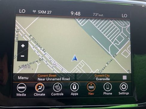 Used 2022 Jeep Grand Cherokee Laredo X image 2